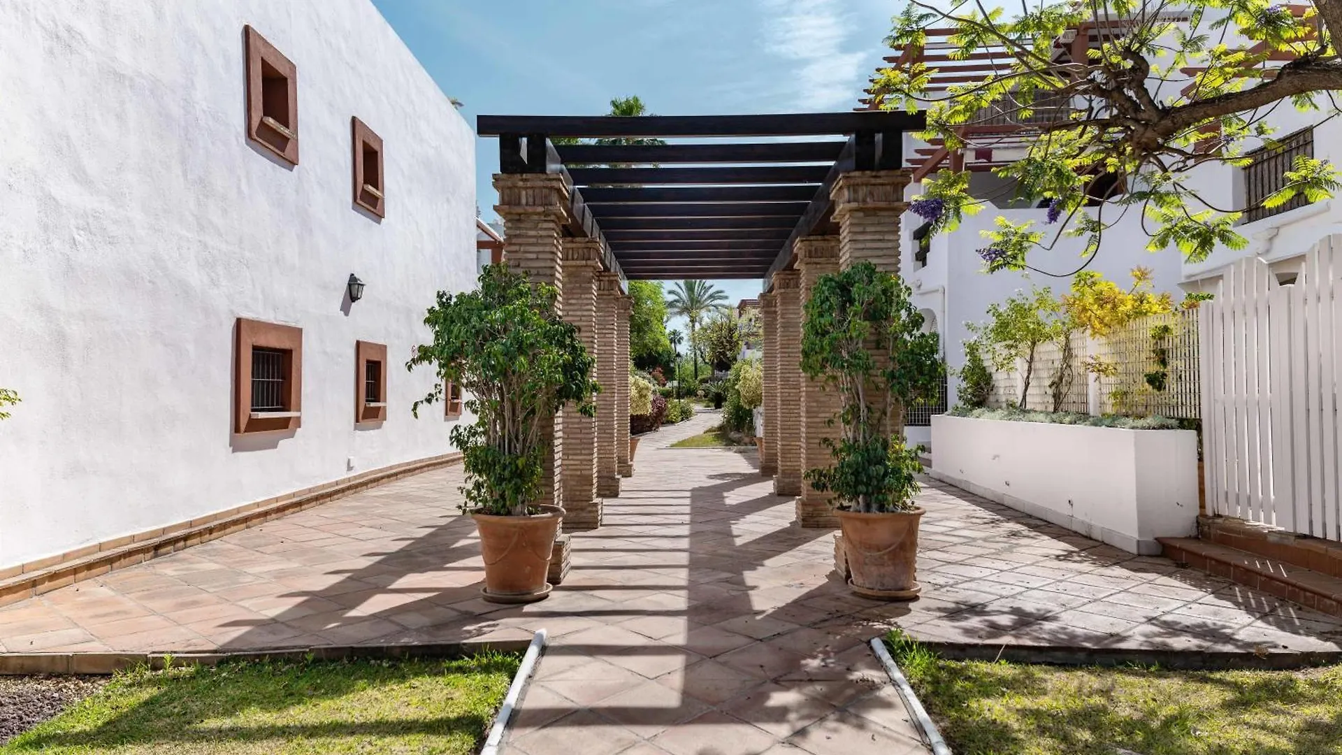 El Noray Ground Floor Apartment Beachside Marbella 0*,  Spain